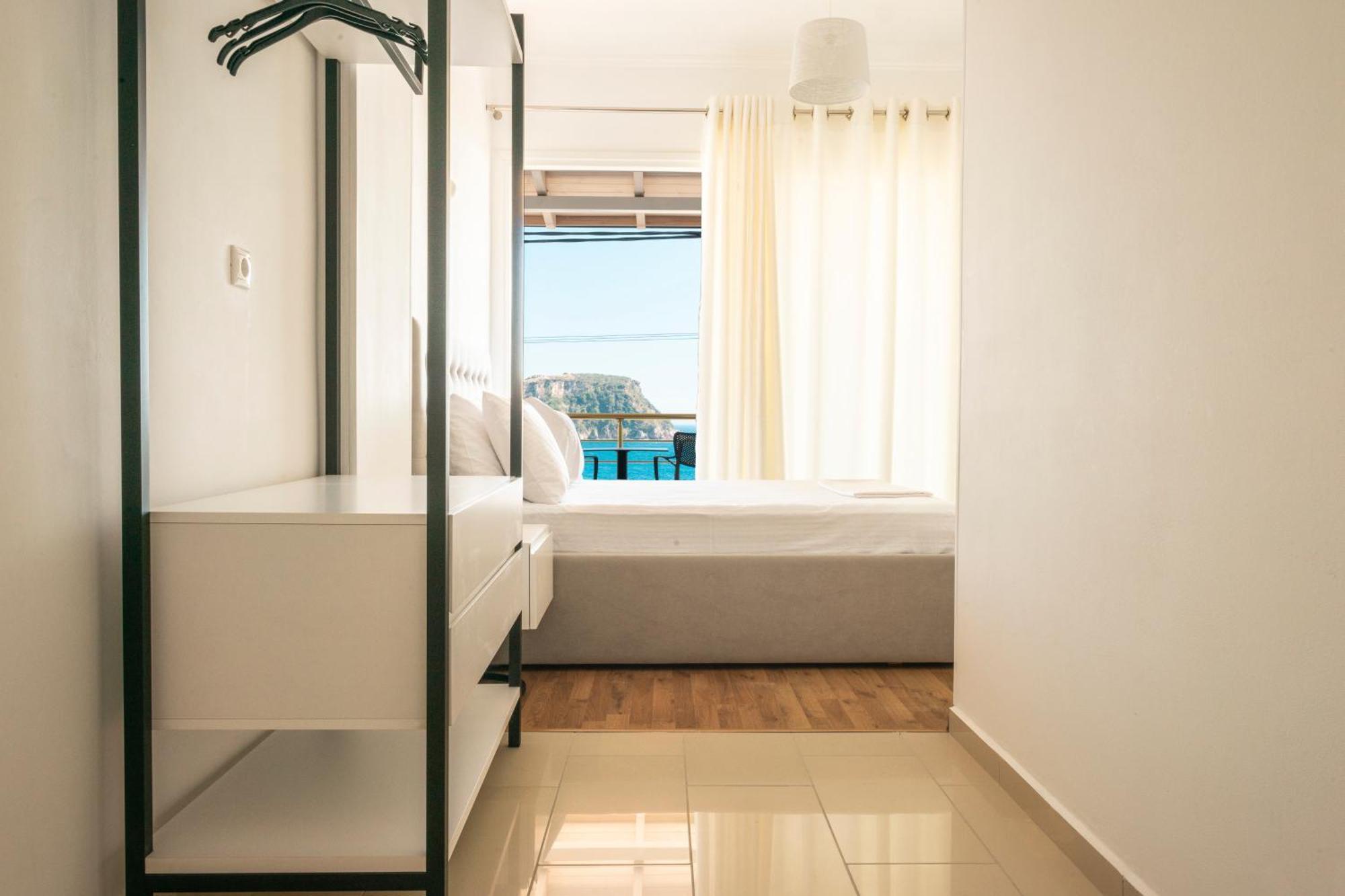 Ionio Rooms Химара Экстерьер фото